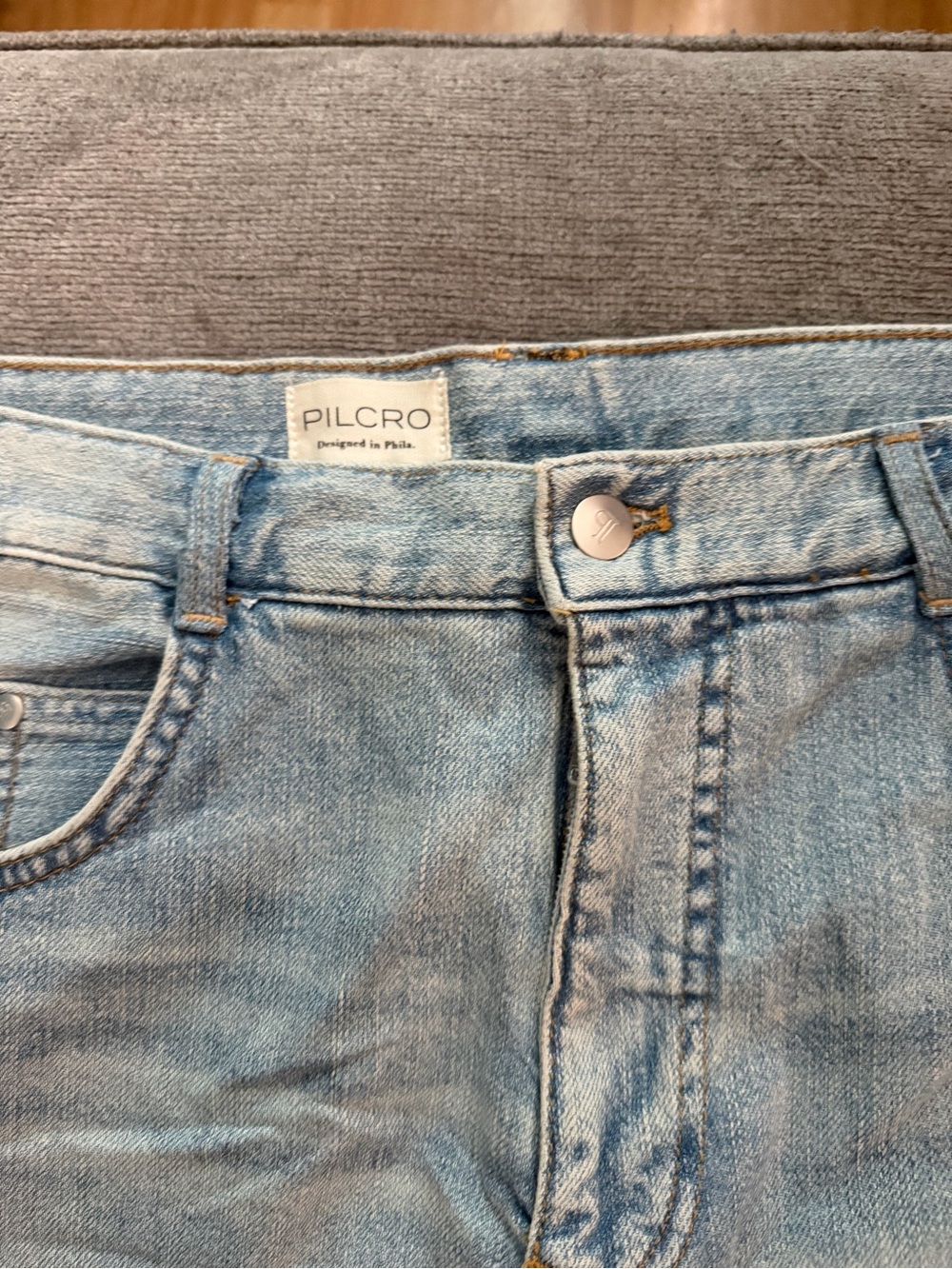 Pilcro barrel jeans  Women's Jeans in light wash - Picture 4 of 11